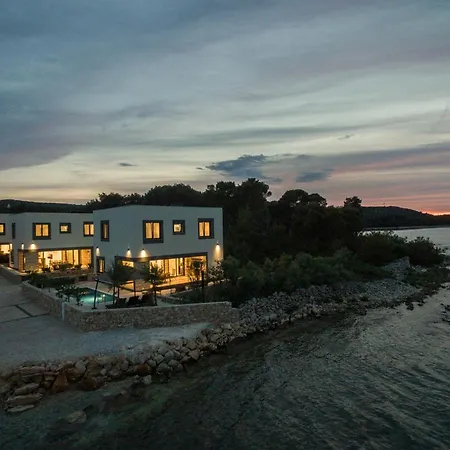 Beautiful Royal House 1 & 2 Vila